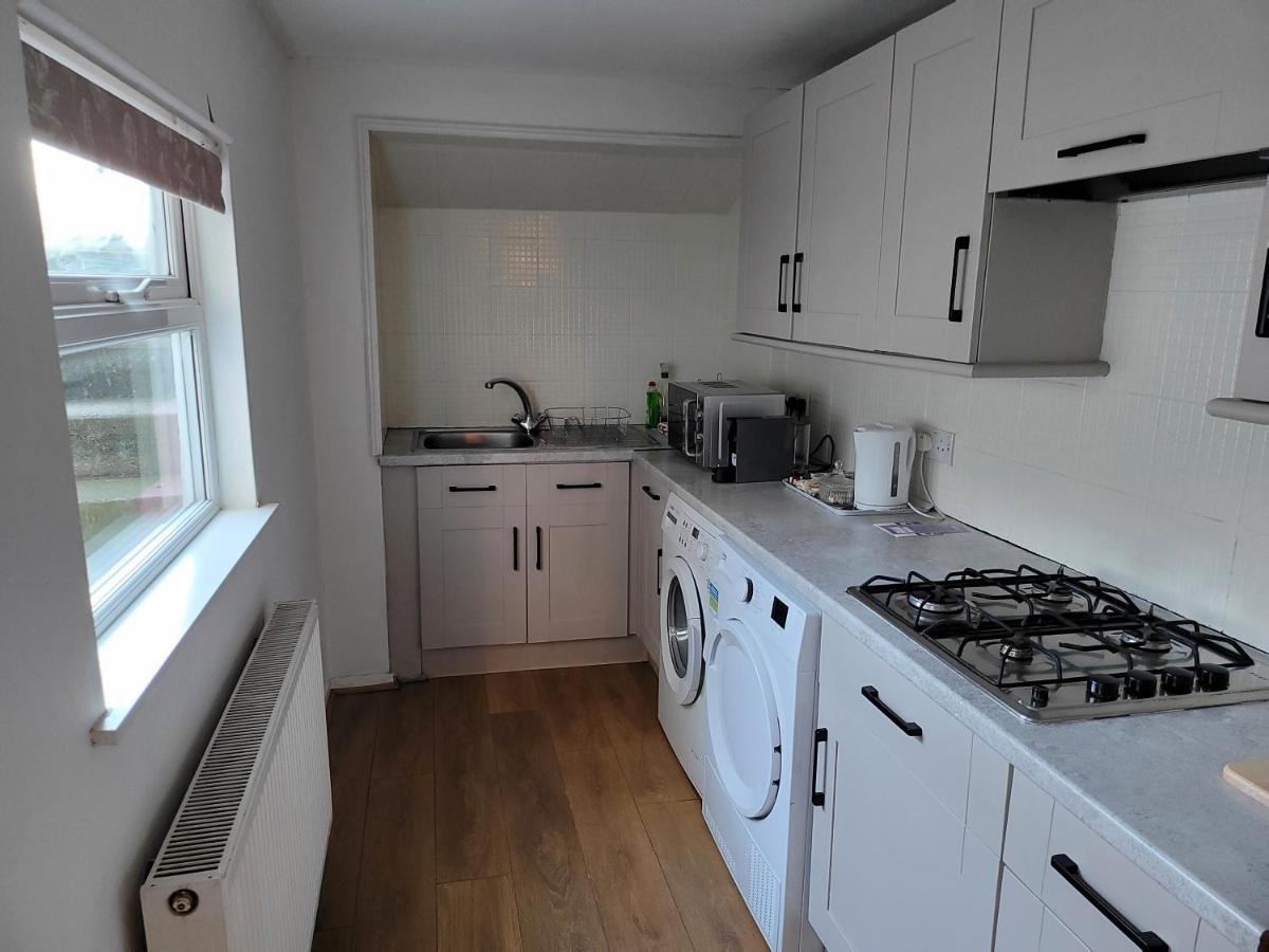 Seaside Flat With Fireplace Fast Wifi Free Parking *